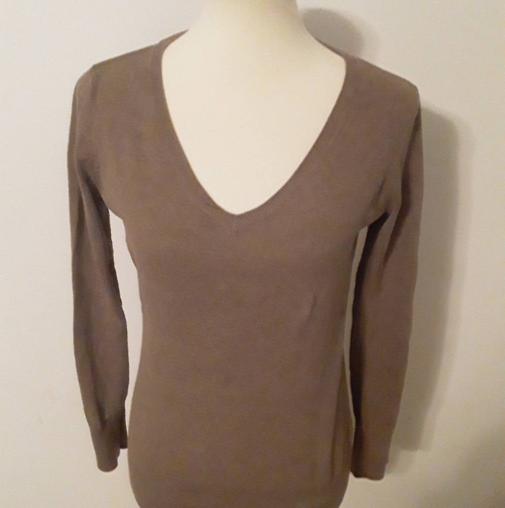V neck sweater